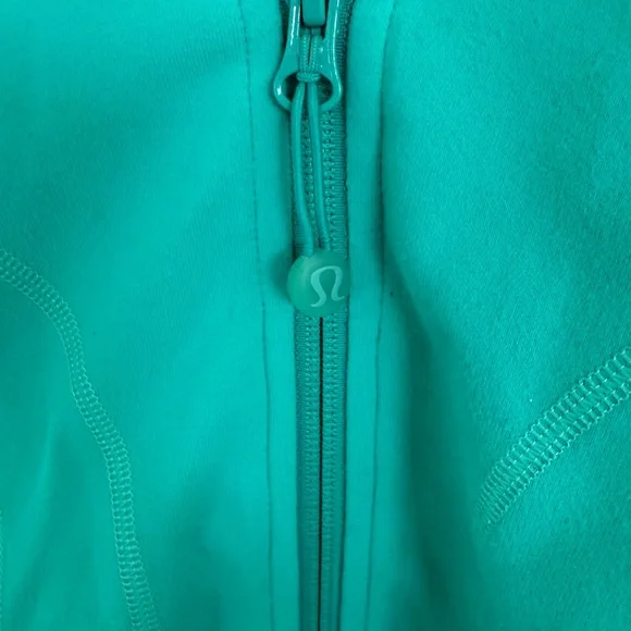 Lululemon Stride Jacket in Lagoon - Picture 2 of 4